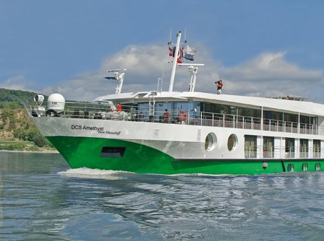 Sänger und Band fuer Firmenfeier, Hochzeit, Trauung Sänger Klaus Niederhuber - Onboard Entertainment Kreuzfahrt - Danube Cruise Linz - Passau